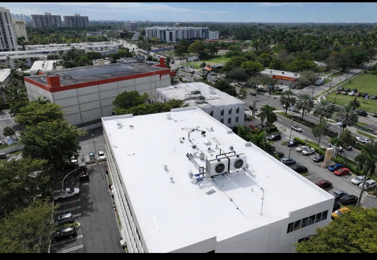 Flat Roof Repair in Miami: Common Problems and Solutions